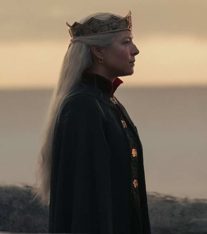 westerosies's tweet image. Details for ‘HOUSE OF THE DRAGON’ Season 2:
• Early Summer 2024 premiere
• 8 episode season
• Ep1: A Son for a Son | Ep4: A Dance of Dragons
• House Stark & Winterfell returning
• Daeron Targaryen & Nettles reportedly not featured
• No time jumps
• teaser trailer coming