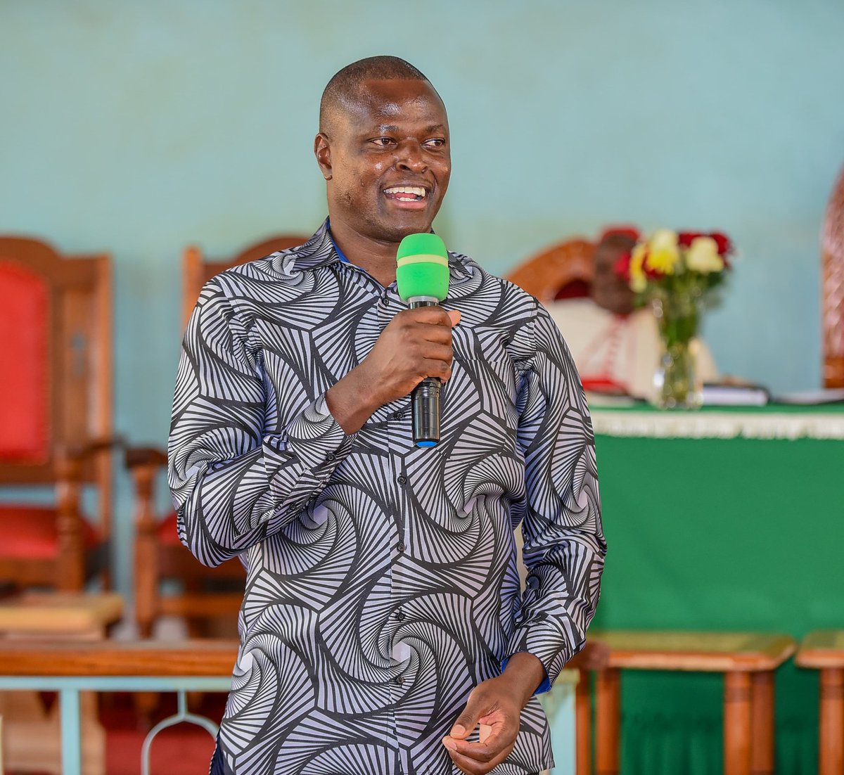 NdindiNyoro's tweet image. Today we attended morning mass at Mumbi Catholic Church and later a Fundraiser.

We then joined Christians at ACK Mukuria Hungu Church for KAMA day.

Later we joined MCA, Hon Gladys for a Thanksgiving service at CFF Church, Mukuyu.

We are African and Africa is our Business.