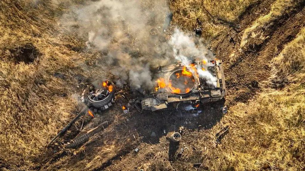 ⚡️🇷🇺Russian armored vehicles were destroyed in the Vugledar area