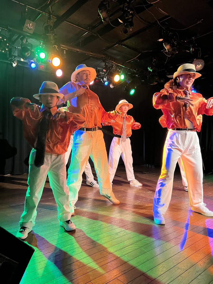 kevin_sabai's tweet photo. A.L.C dancefamily主催の
ダンスイベント“CLAC “vol9 町田
MC🎤とディスコザムーンとケビンピンで
あは〜ぃさせて頂き舞した
今回もサイコーにPEACEなeventで
声かけてくれたみなさんありがとうござい舞した!
キッズ達のコメントがしっかりで
ケビンが噛み倒したのはシー🤫
#alc #clak #ダンス https://t.co/vBz4Efon31
