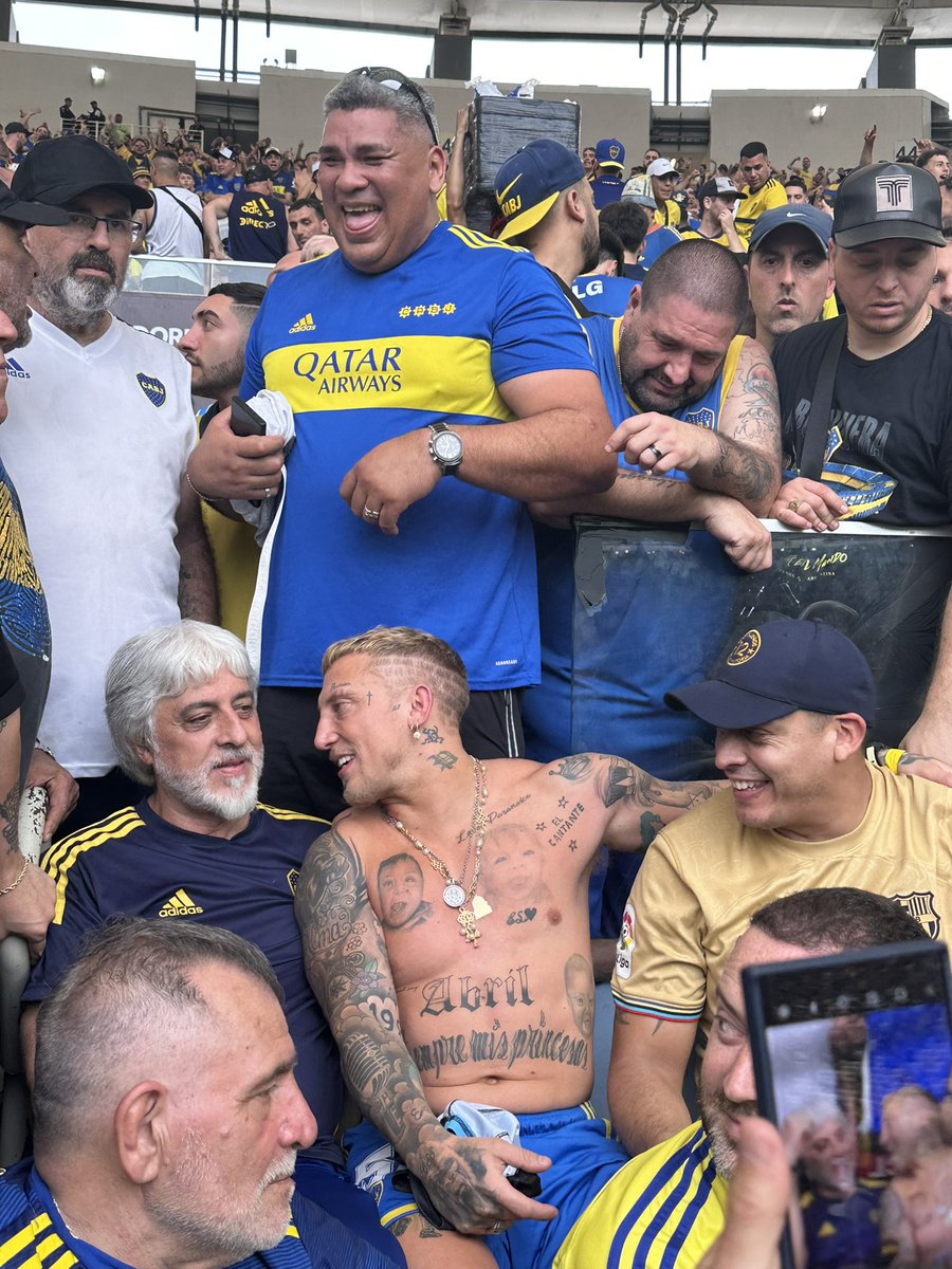 segundo_cabj's tweet photo. Aunque ganes o pierdas. 🇧🇷🔵🟡🔵
Copamos Rio, fiesta total. https://t.co/nP4KEFfI0h