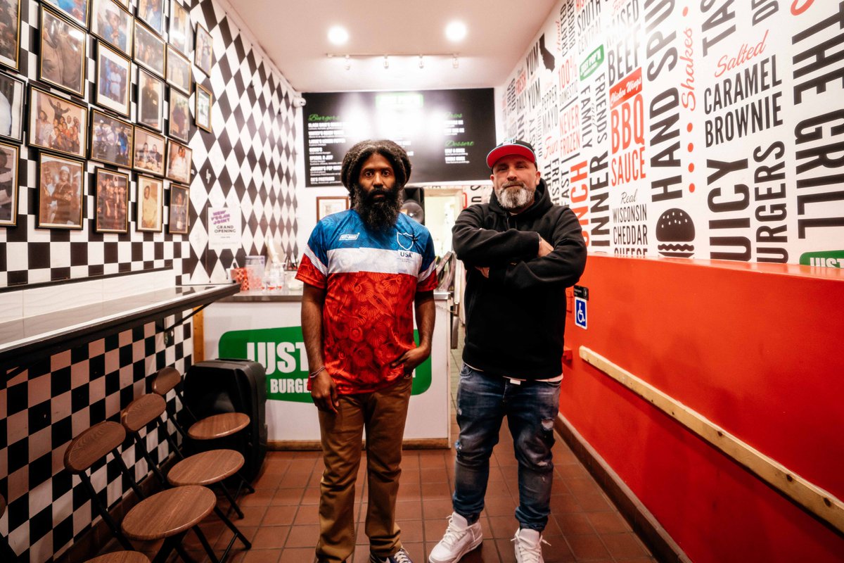 backtotape's tweet photo. Get to know all #BackToTape artists since 2018 - Part 7: Murs is a former member of the rap group Living Legends. He set a Guinness World Record for rapping for 24 hours non-stop during a live stream on Twitch.

📺 Back to Tape 3
🌍 Los Angeles, CA
#HipHop50 https://t.co/ohlknkDyk3