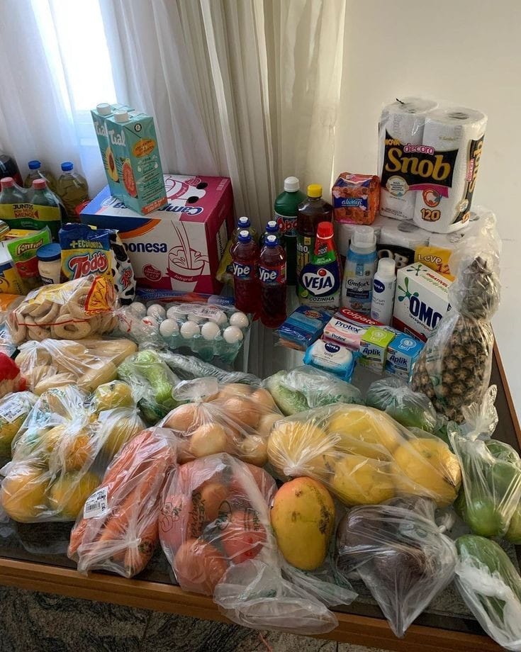 Jeanzapx's tweet photo. Lanchinho Básico pra ir bem no Enem esse ano. #Enem2023 https://t.co/XzsNzlnEko