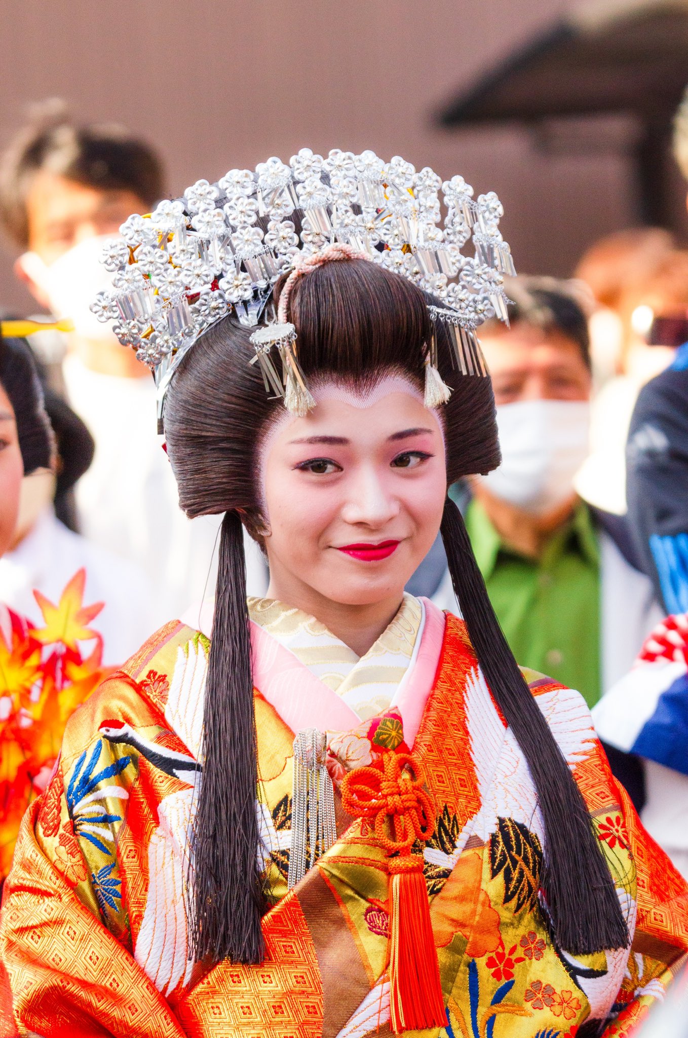 雅姫ページ mon.3 Jul.2023 下町のパリへ 店の顔となる入り口のドアとランプ