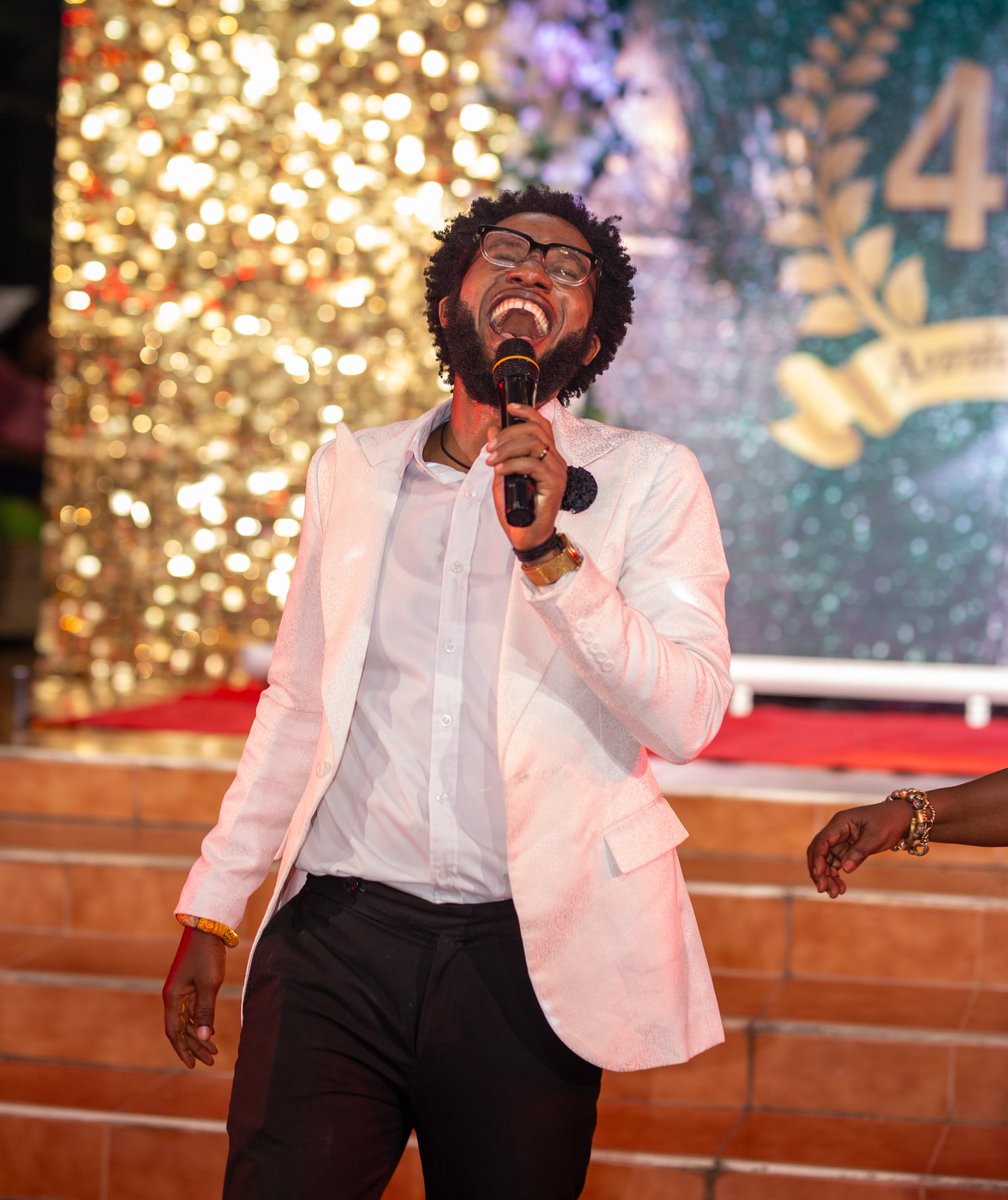 PmTheFinestMc's tweet photo. #Tarsco 1983 batch thanks for booking #TheFinestMc for your 40th Anniversary Celebration Dinner.

#ClassicMan #MasterCommunicator #Energygod #MadebyGod #UpnessStill #Blaklaaa 🤩🤩🤩 https://t.co/UVswlaeWvZ