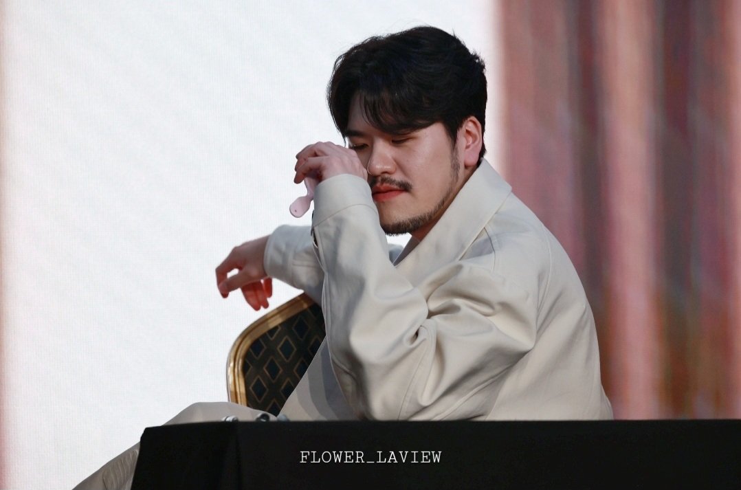 📸231105 라포엠 뮤직코리아 팬싸인회
.
프리뷰
아 너무 귀여오....