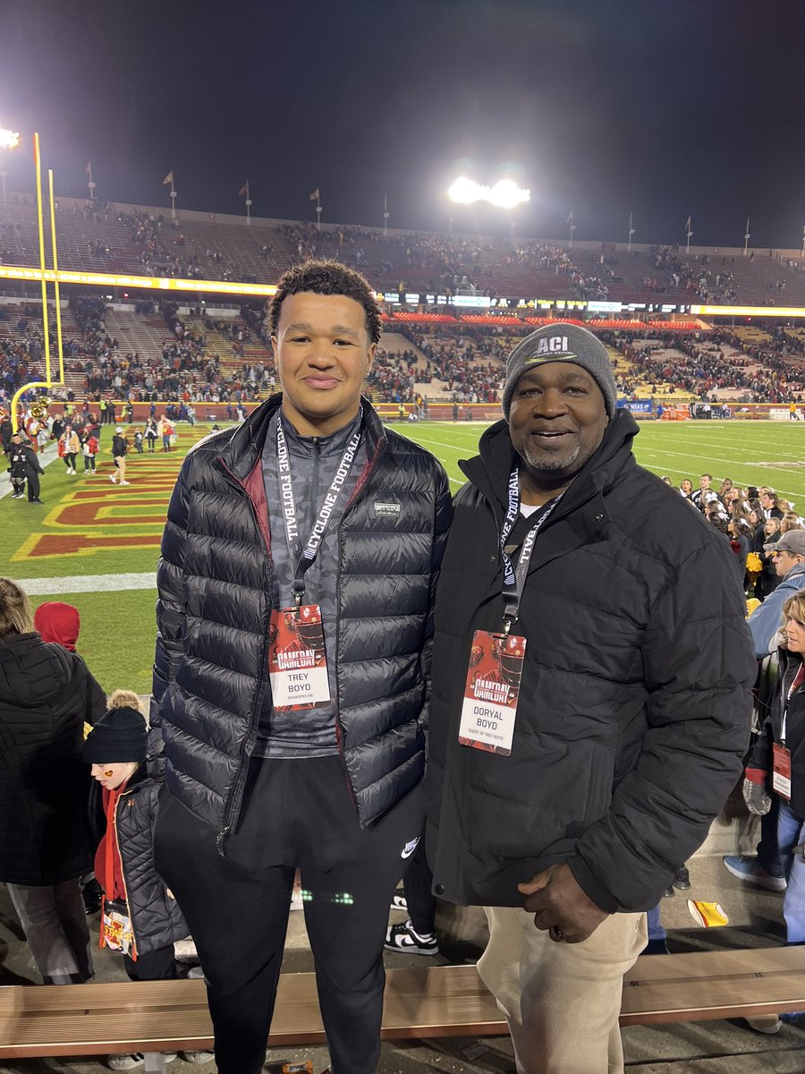 TBoyd2025's tweet photo. After a great gameday visit and talk with @RyanClanton. I am extremely blessed to have received my first D1 offer from Iowa St University.  Thank you! @ISUMattCampbell @DerekHoodjer @Coach_NPauley @SaberFootball16 #DOGS https://t.co/mL277fWGdc