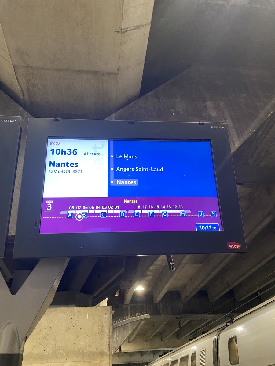 RafikFik1's tweet photo. 🏟️🚄⚽️ 3ème étape dans mon Tour de France des stades. 
Aujourd’hui je remet les pieds dans une enceinte historique de la #Ligue1UberEats : La Beaujoire !
L’occasion de voir à l’œuvre deux formations qui réalisent un bon début de saison. 
#FCNSDR #GroundHopping https://t.co/lQV13KzT1b