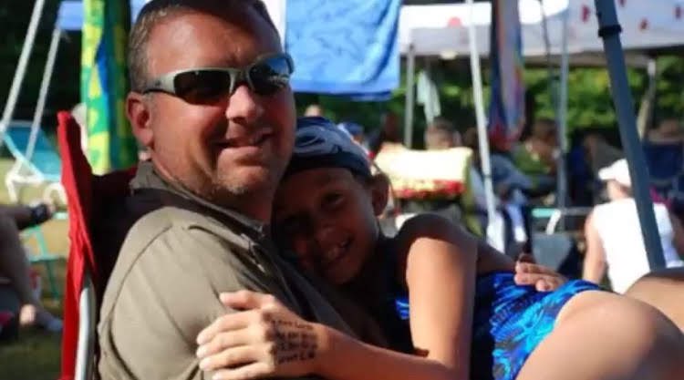 happy 50th birthday dad!! love you lots!! so glad i get to celebrate with you!! cheers to 50!! 🍻🎉 <a href="/bradleybbaby/">Brad</a>