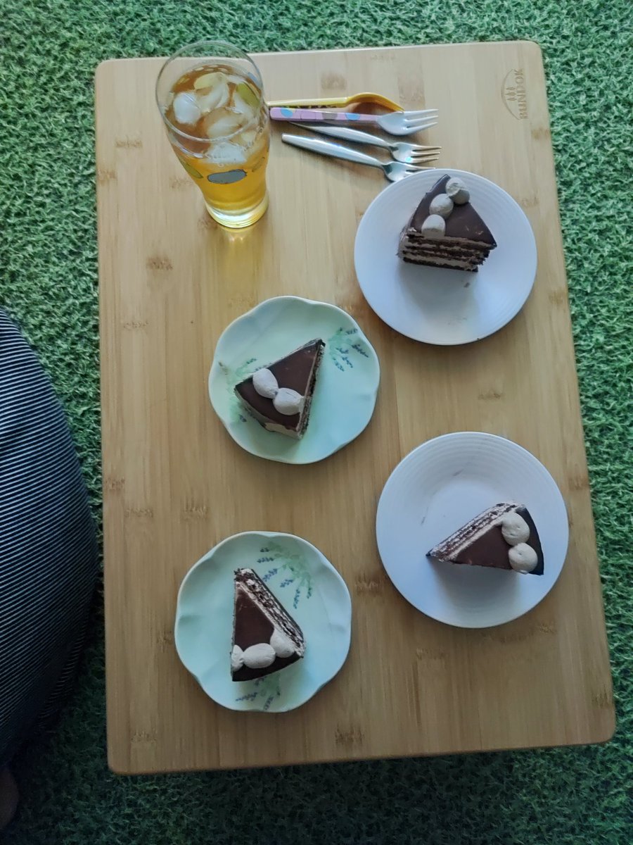 ramuneko__'s tweet photo. 映画のお供です！
 #デザート  #ケーキ https://t.co/Y4NEaLWp52