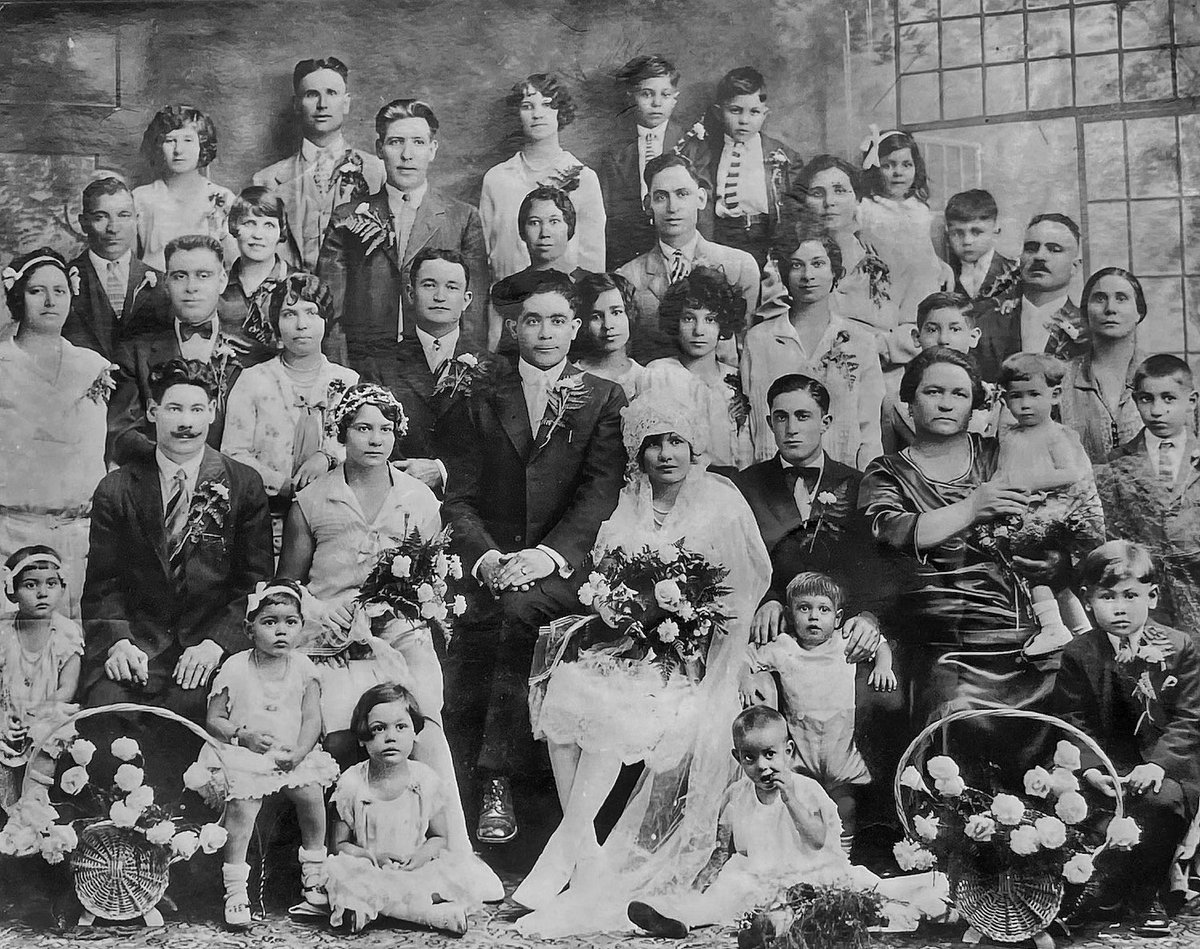 RLaz's tweet image. 40 year Wedding Anniversary today — It’s a Miracle ✝️ 🙏 ❤️ 

Reminded me of the 1929 Black &amp;amp; White Wedding Photo of my Paternal Grandparents Emidio Lazzaro &amp;amp; Helen Lazzaro 🇮🇹 immigrants from Fossa, Italy in the Abruzzi Province

No one is smiling 🙂 due to the Great Depression