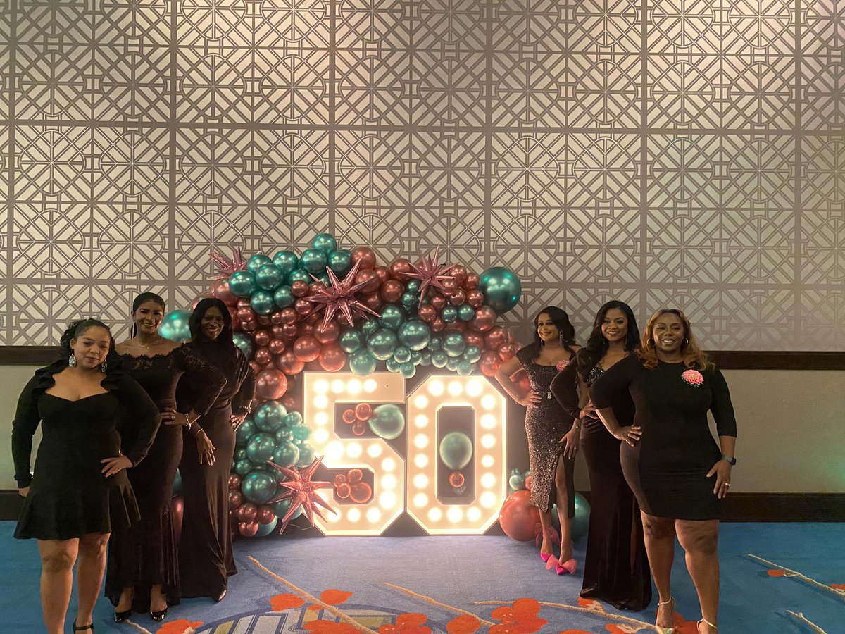 Tanya_N_Shelton's tweet image. Celebrated #50YearsOfThetaTheta chapter of Alpha Kappa Alpha, Inc last night. 42 lines initiated. Thanks to everyone who supported.  #PQC #Spring97 🩷💚