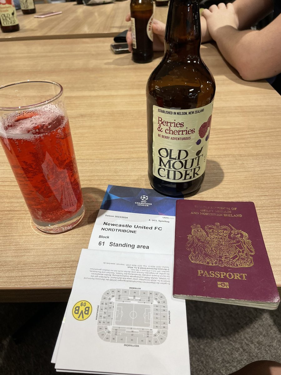 kieron1892's tweet photo. Dortmund (A) via Amsterdam with 6 idiots. What could go wrong 🇳🇱🇩🇪 https://t.co/BAYmzdVNLK