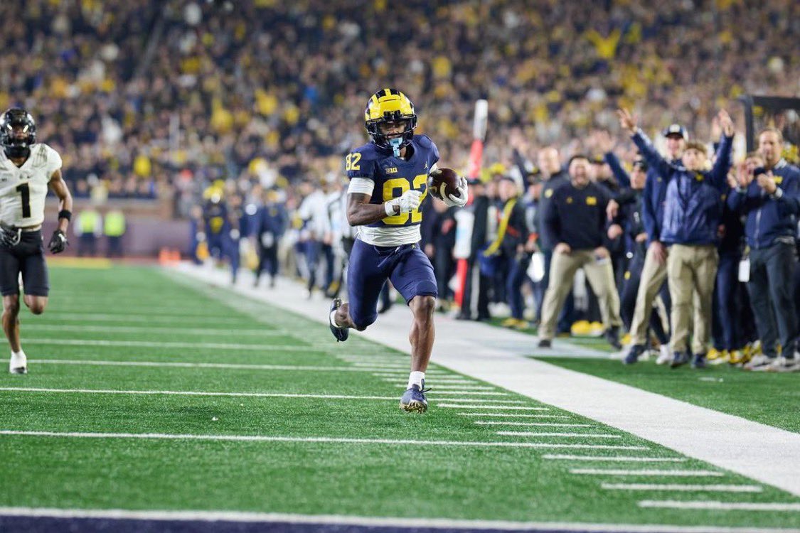 MzGibson01's tweet photo. @SemajM72 AND ANOTHER ONE!!!! So proud of you… To God be the Glory 🙌🏾🙏🏾💙💛💙💛💙💛☝🏾🏈❤️❤️❤️
#DubShow
#82
#SweetFeetMorgan https://t.co/lb88TUmO0x