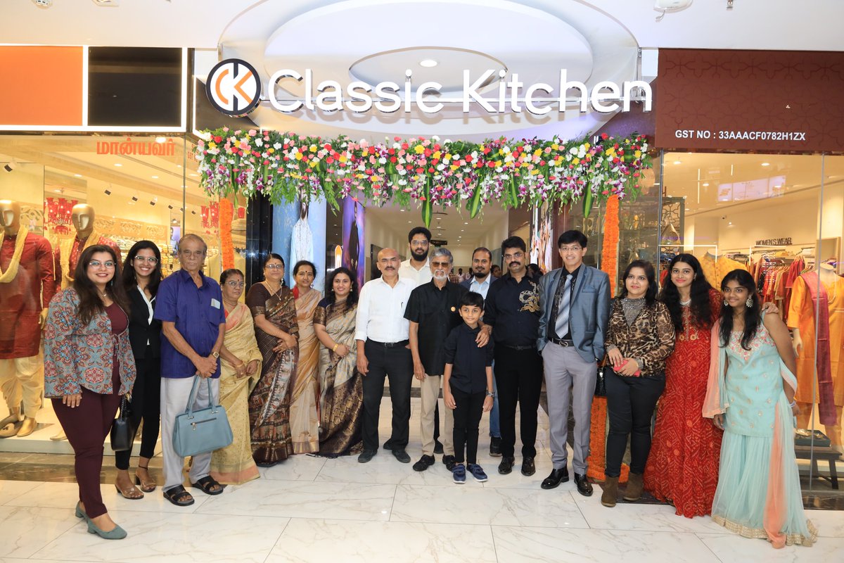 onlynikil's tweet photo. #ClassicKitchen opens its grand 4th Showroom in the presence of @RAKRI1 IAS, @KrithikaRadhak3, @Dir_SAC, #ShobaChandrasekar at #MarinaMall, OMR, Egattur, Chennai
#32YearsofClassicKitchen
@sureshbabubabug https://t.co/XnVZWM29bJ