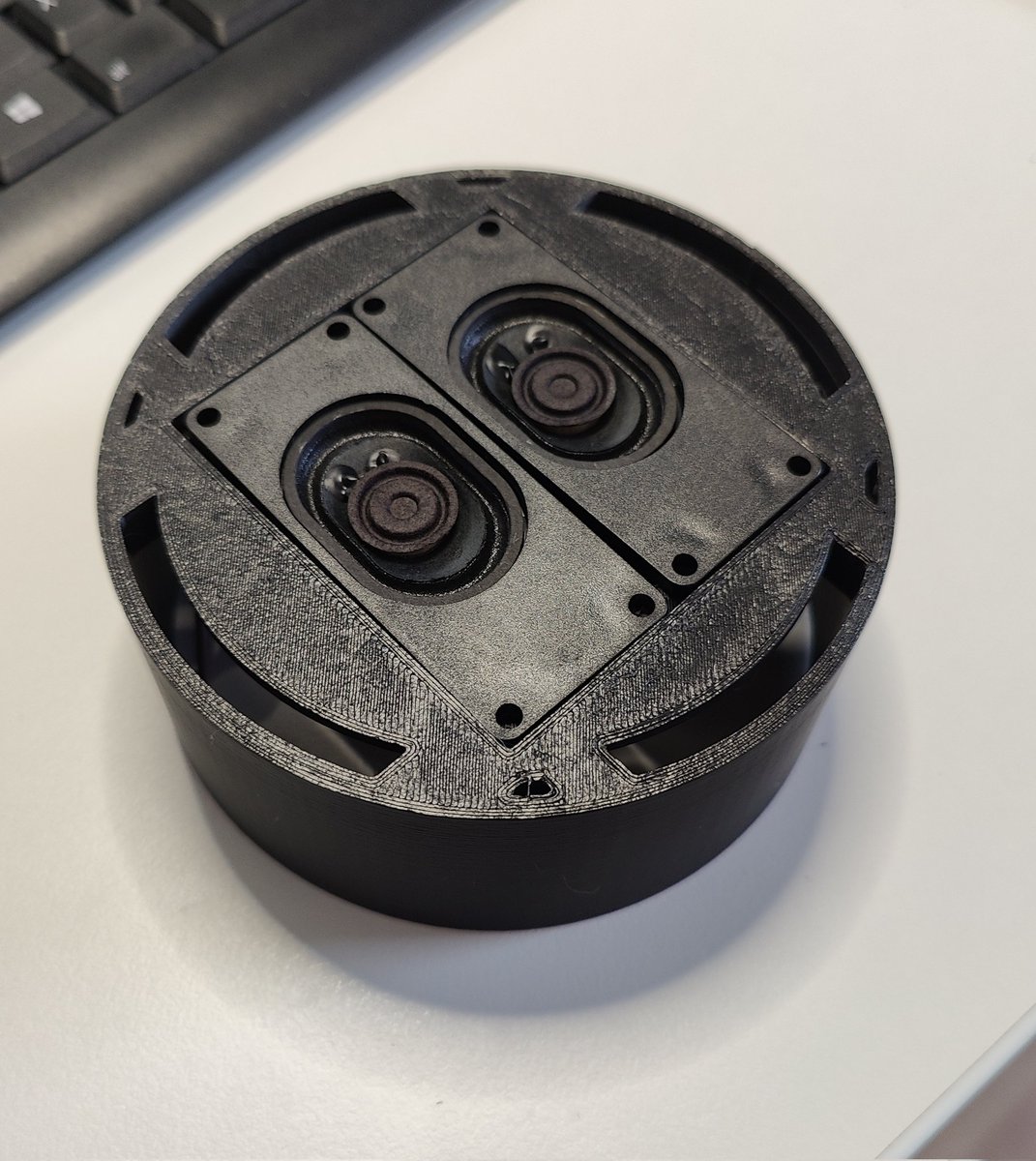 smarthomecircle's tweet photo. First glimpse at my Local Voice assistant 🤓

Powered by ESP32 and Home Assistant

Just 3D printed the case and fixed the speakers

Work is still in progress.. 
#HomeAssistant #ESP32 #Local #Voice https://t.co/3e9XFREIQM