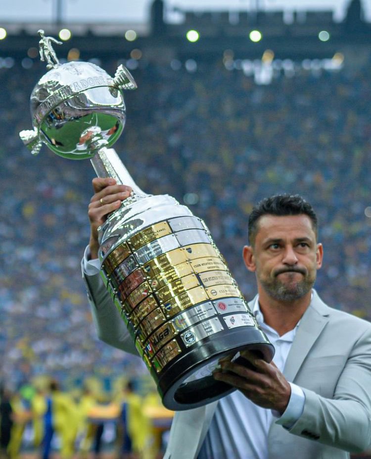 BrazOTricolor_'s tweet photo. Vc conseguiu ídolo, se não foi como jogador em campo foi sendo dirigente.

Sendo o jogador q fez o Fluminense voltar a disputar Libertadores, q criou novas lideranças, q fez Nino se inspirar pra ser o capitão.

Ligando pra Keno chamando pro Fluminense…

FRED CAMPEÃO DA LIBERTA https://t.co/OHjurlPmsX