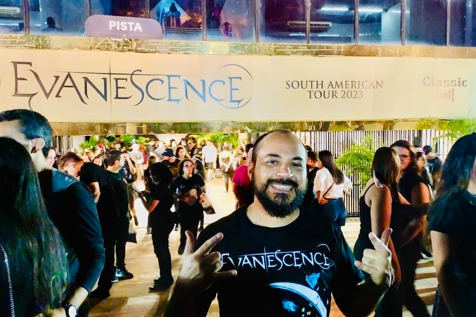 Zinnzari's tweet photo. Onde que aperta pra voltar?
@evanescence @classichallrec https://t.co/fuN4iTMQzW