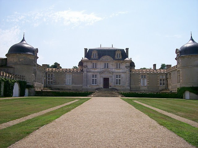 MonumentumFr's tweet photo. Château de Malle à #Preignac (#Gironde) Demeure de plaisance et exploitation agricole érigée au début du XVIIe siècle pour Jacques de Malle, président du Parlement de Bordeaux. Le château affecte la forme d'un ...
Suite 👉 https://t.co/SFacurteMs
#Patrimoine #MonumentHistorique https://t.co/ilUhXAC1Zf