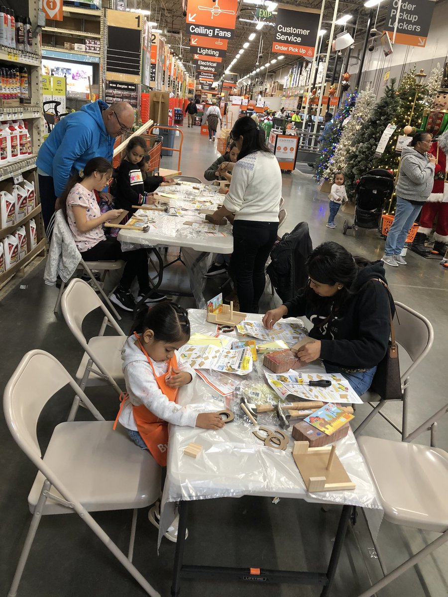 deshell1957's tweet image. The Newark NJ Home Depot’s Kids Workshop. Building a horseshoe game. The first Saturday of every month. @marcusmccollum @PhelpsFahimah @SeanMorris12 @linetterubio3 @Ckelly28K @DHRMgregorio @thdmikeb @Nap716 @sherryannvando1 @D66Celest @Lfam6Lynch