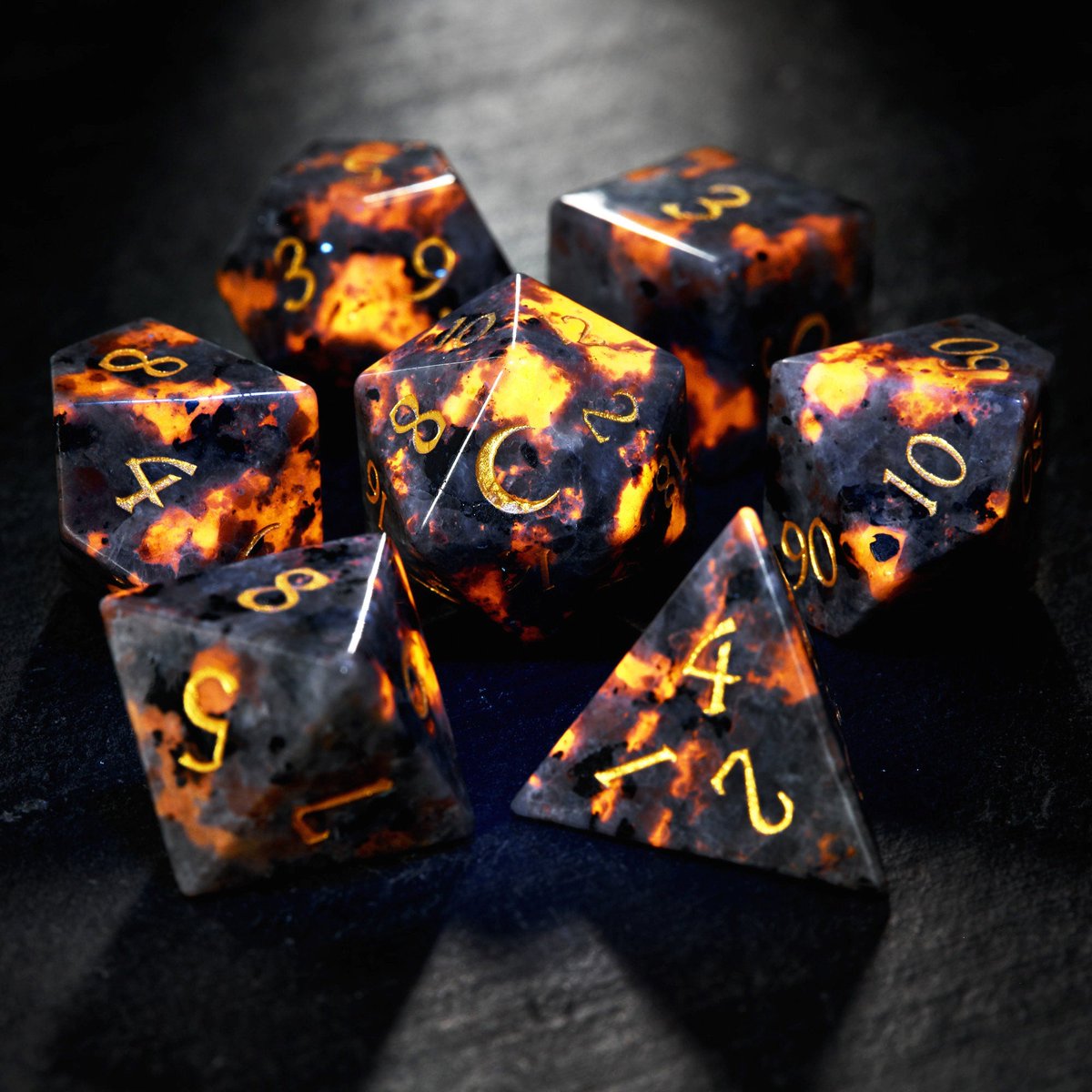 CrystalMaggie2's tweet photo. New material, New arrival🎉🎊👏

I love this set. What about you?❤️😍💕

#dnd #dice 

Order here ➤ https://t.co/M5SXnRtGJE https://t.co/2PK2bv4TkF