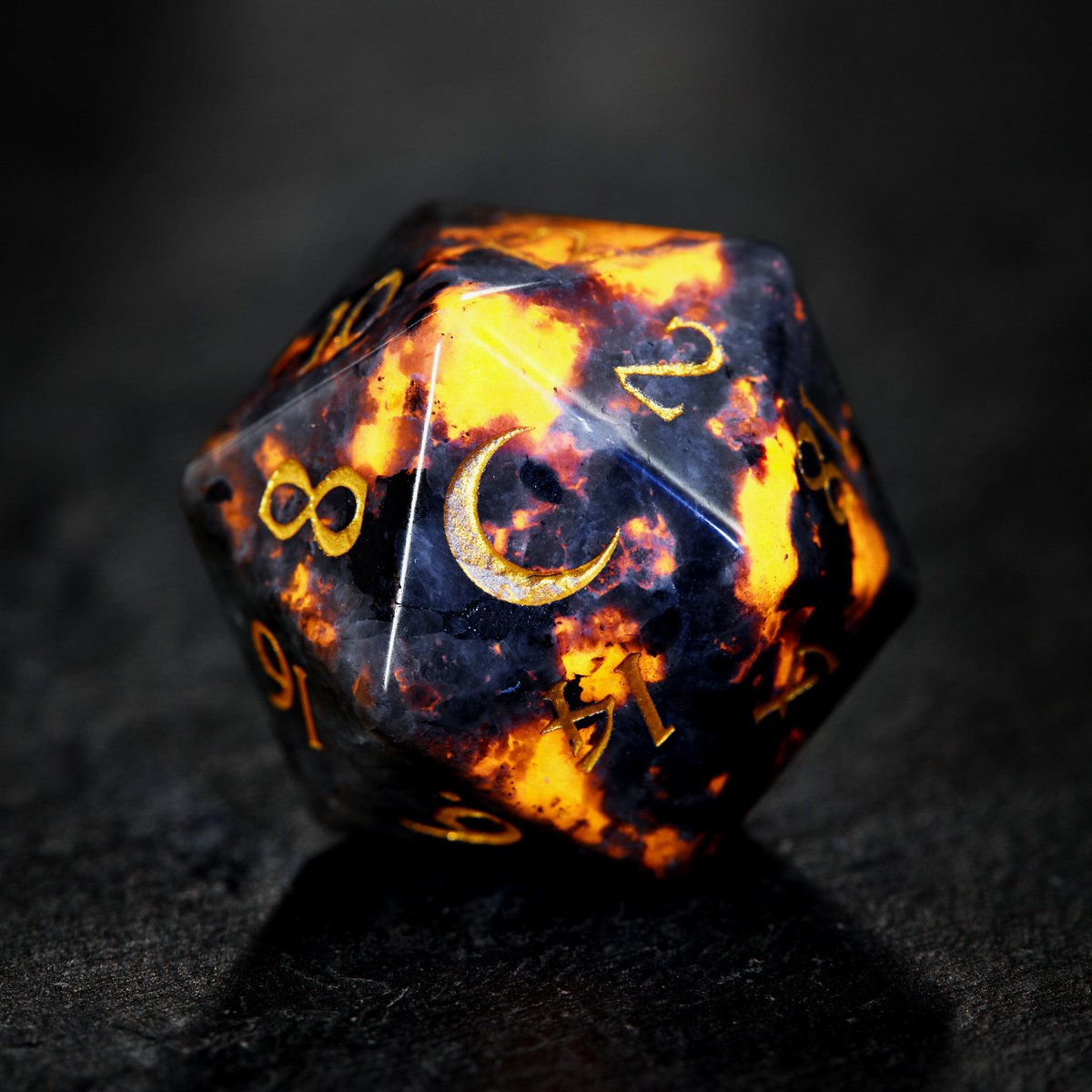 CrystalMaggie2's tweet photo. New material, New arrival🎉🎊👏

I love this set. What about you?❤️😍💕

#dnd #dice 

Order here ➤ https://t.co/M5SXnRtGJE https://t.co/2PK2bv4TkF