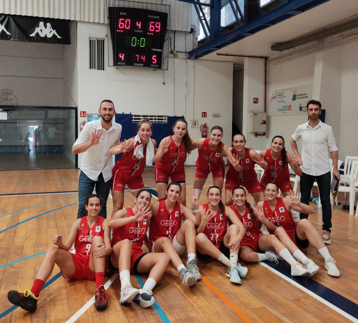 GEiEGBasquet's tweet image. 🔥 3a VICTÒRIA CONSECUTIVA! 🔥 

El #LF2 aconsegueix remuntar un parcial inicial de 22-9 i s’emporta la victòria contra @RCNT_BALONCESTO (60-69). És la 4a de la temporada! 

Som-hi, @geieg1919!