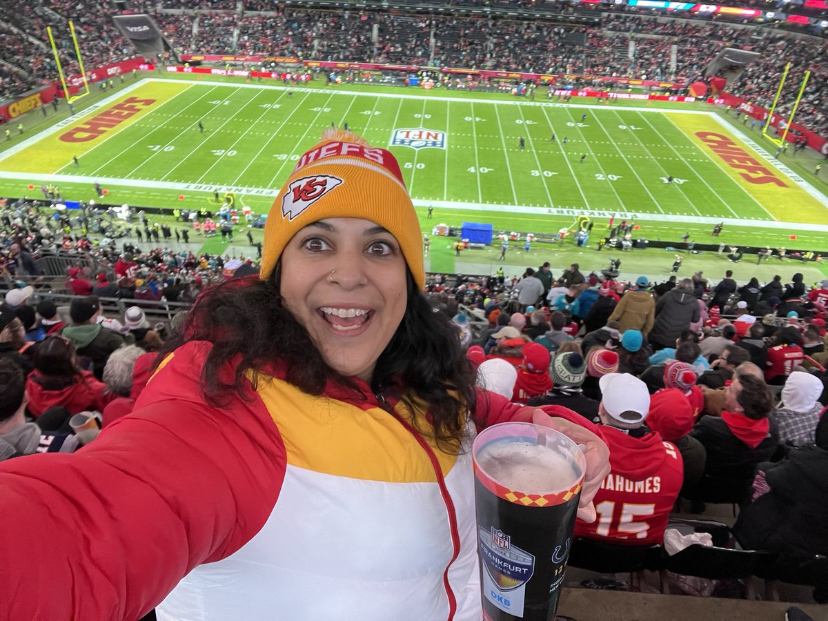 LasonicLover's tweet photo. Having a great time! 
#KansasCityChiefs 
#cyberportde https://t.co/UQJx7sF15k