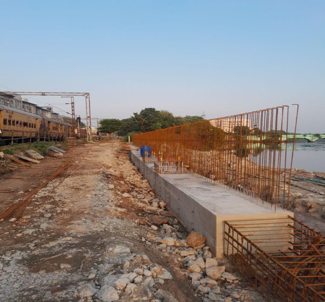 UpdatesChennai's tweet photo. Chennai Beach-Chennai Egmore 4th line works in full swing.. #Chennai #Railways 🏗️🚊 https://t.co/gYVNel8JRi