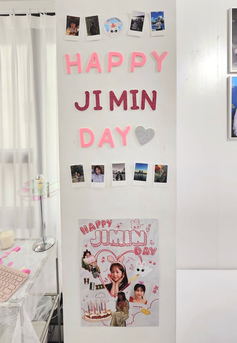 irumdrawing's tweet photo. #11월의_시작_지민

생카 갔다가 바로 팬미팅으로 향하느라 현장에서의 사진은 많이 못 찍었지만ㅠㅠ 짐토링 너무 귀여워서 네컷도 야무지게 📷 카페 크기가 작지 않음에도 알차고 예쁘게 꾸며주셔서 눈도 즐거웠어요! 보조배터리도 너무 귀여워요 🐇 생카 열어 주셔서 감사하고 수고하셨습니다! :) https://t.co/jKMVOfetV0