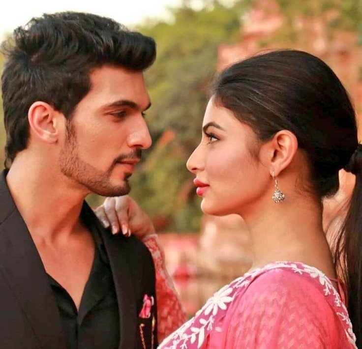 moonstorie43826's tweet photo. Arjun Bijlani and Mouni Roy 🤍🥺

#ArjunBijlani #MouniRoy https://t.co/G6jfwfaOYb