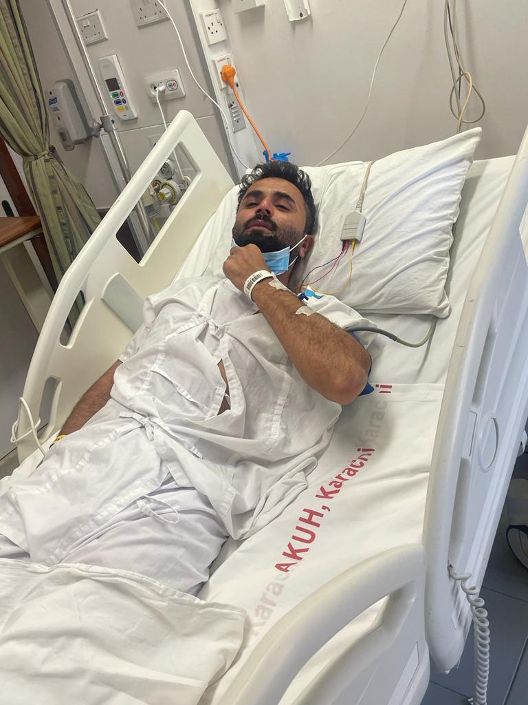 DrMuhabatTareen's tweet photo. In Quetta, the situation is grim. Many of us doctors are now infected, and we've mourned the loss of one of our own. The chaos and despair in our hospitals are overwhelming. It's a haunting reality, and we need all the support and strength we can get. 🩺💔 #QuettaDoctors https://t.co/RIGvVPUwaF