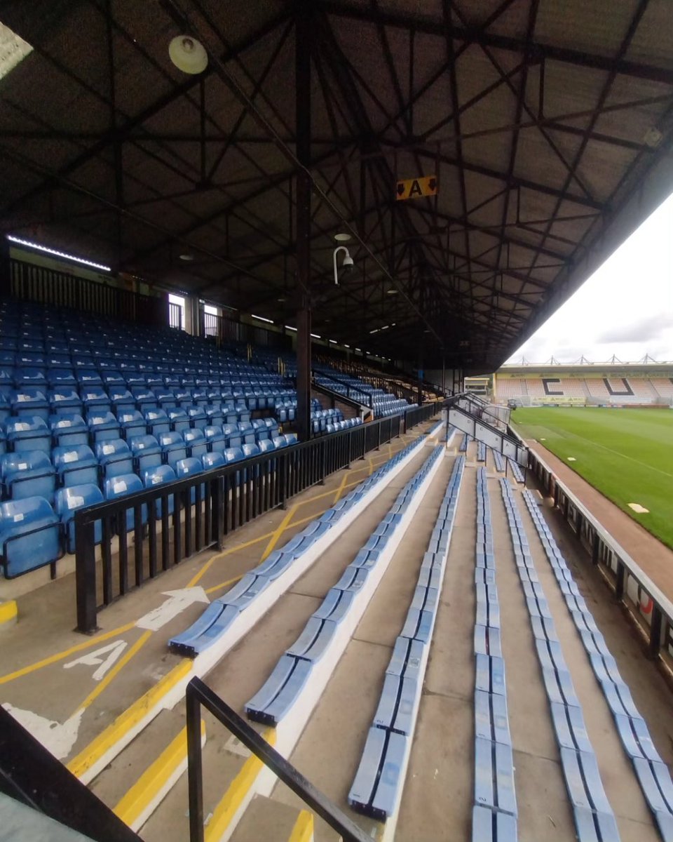 moox31020's tweet photo. Cambridge United Football Club
Abbey Stadium
Capacity 7,937
Seating 4,321
Founded 1912 (111 years ago as Abbey United)
EFL League one @cambridgeunitedfc @efl #leagueone #cambridgeunited
#groundtour #groundhopper #groundhopping #groundtastic #ground #groundspotting #groundhunter https://t.co/Vgqz8mLSUh