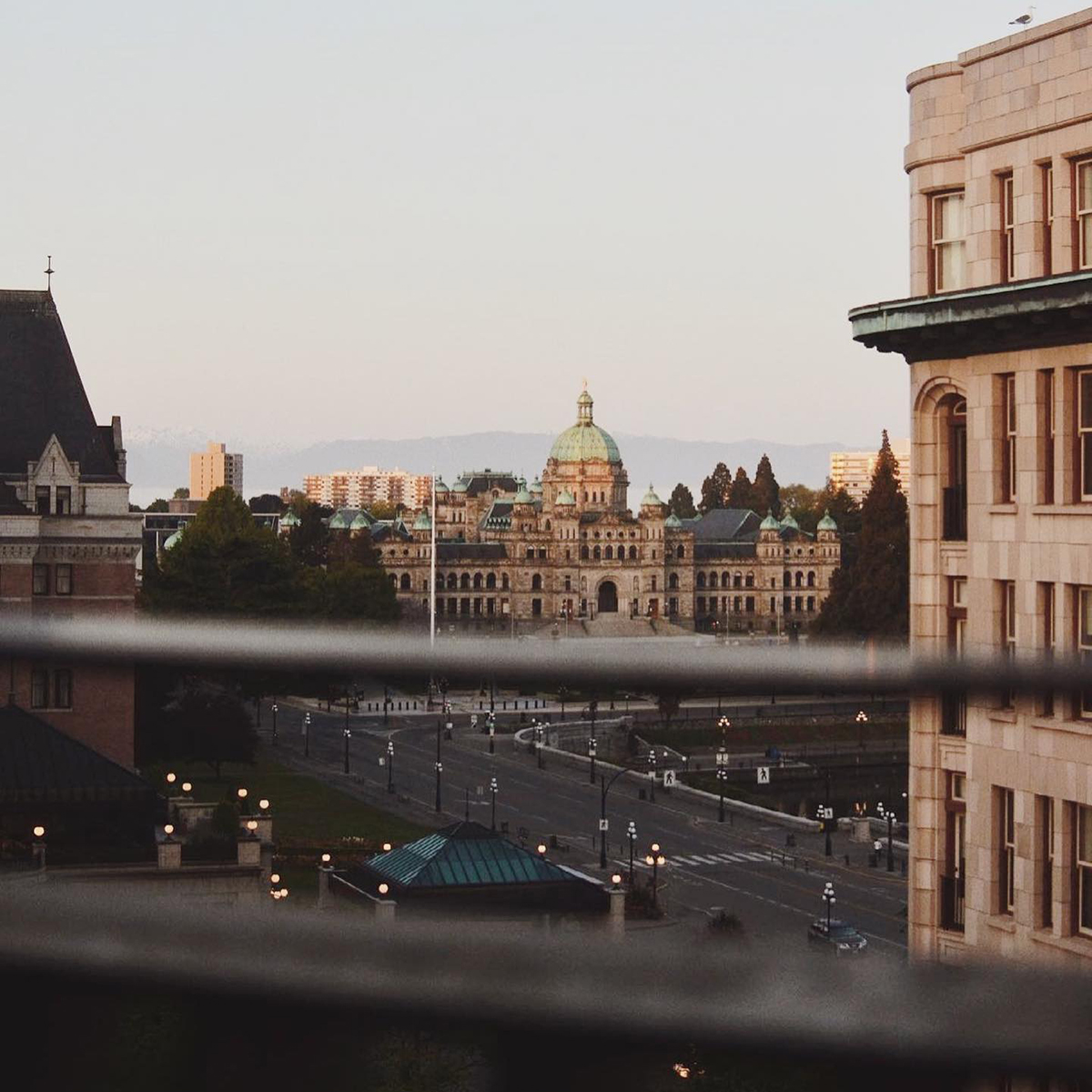 #RT @victoriavisitor: We’ll never grow tired of this view 🤗

📍: Magnolia Hotel & Spa
📸: meganonthewestcoast (IG)

#victoriabc #tourismvictoriabc #downtownvictoria #parliament #governmentstreet