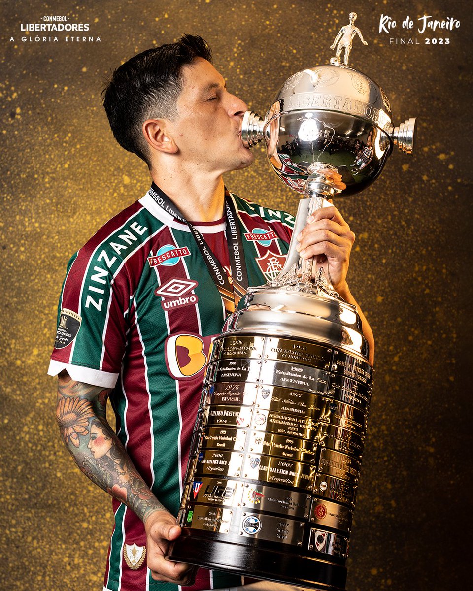 LibertadoresBR's tweet photo. ⚽️🏆 É toda sua, artilheiro!

🇭🇺🇦🇷 Germán Cano, goleador da CONMEBOL #Libertadores 2023 e ídolo da #GloriaEterna tricolor.

⭐️ @FluminenseFC 🇧🇷 https://t.co/j2uceAWv3r