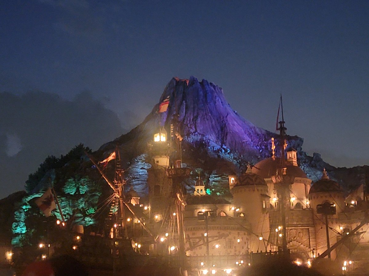 thousand8cherr7's tweet photo. ディズニーー！ https://t.co/FDOgAbqaJl