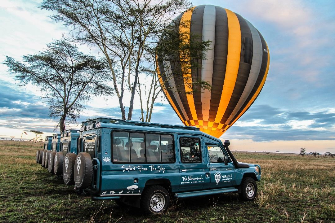 Safarilocations's tweet photo. A safari from sky 
📍 Serengeti national park, Tanzania 🇹🇿

#bucketlist2023 #tanzaniavacation #decemberholidays #tanzania #exploretanzania https://t.co/2Z0zUWDKtE