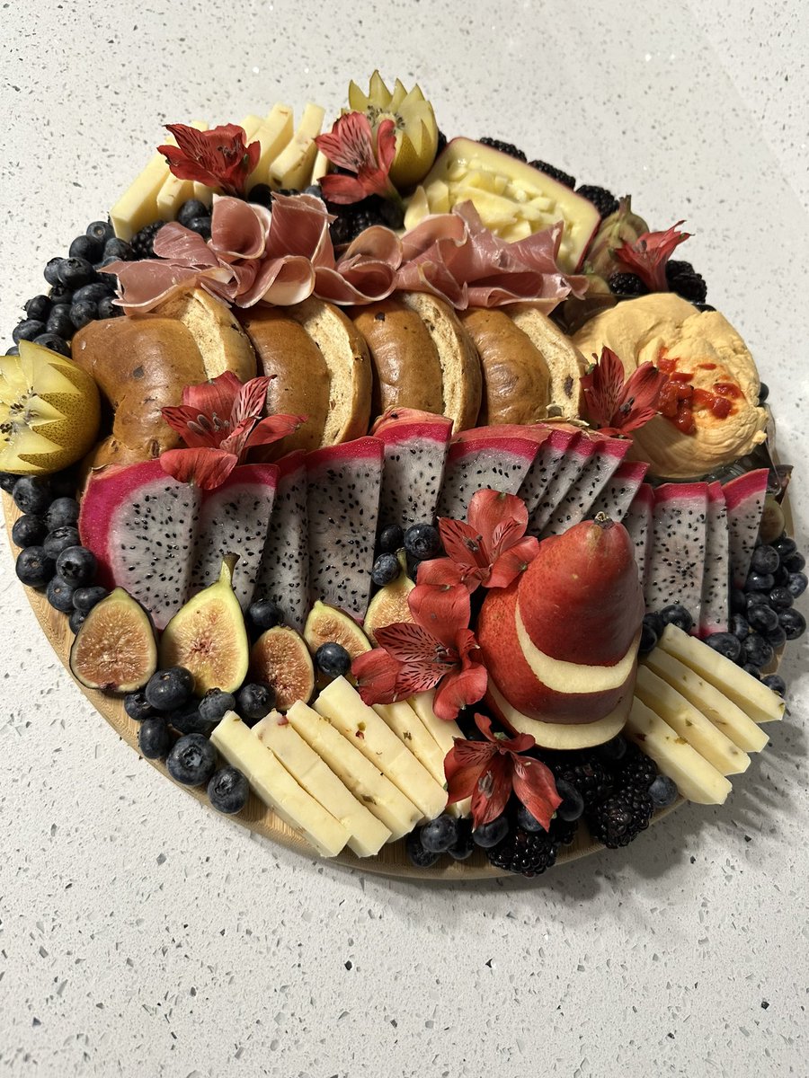 Brunch and then some!
Whatever you prefer is what we deliver at Bluhe Decor Charcuterie!
#charcuterieboards #charcuteriebrunch #brunch #specialevents #seasonalcharcuterie #cheeseandmeatboards