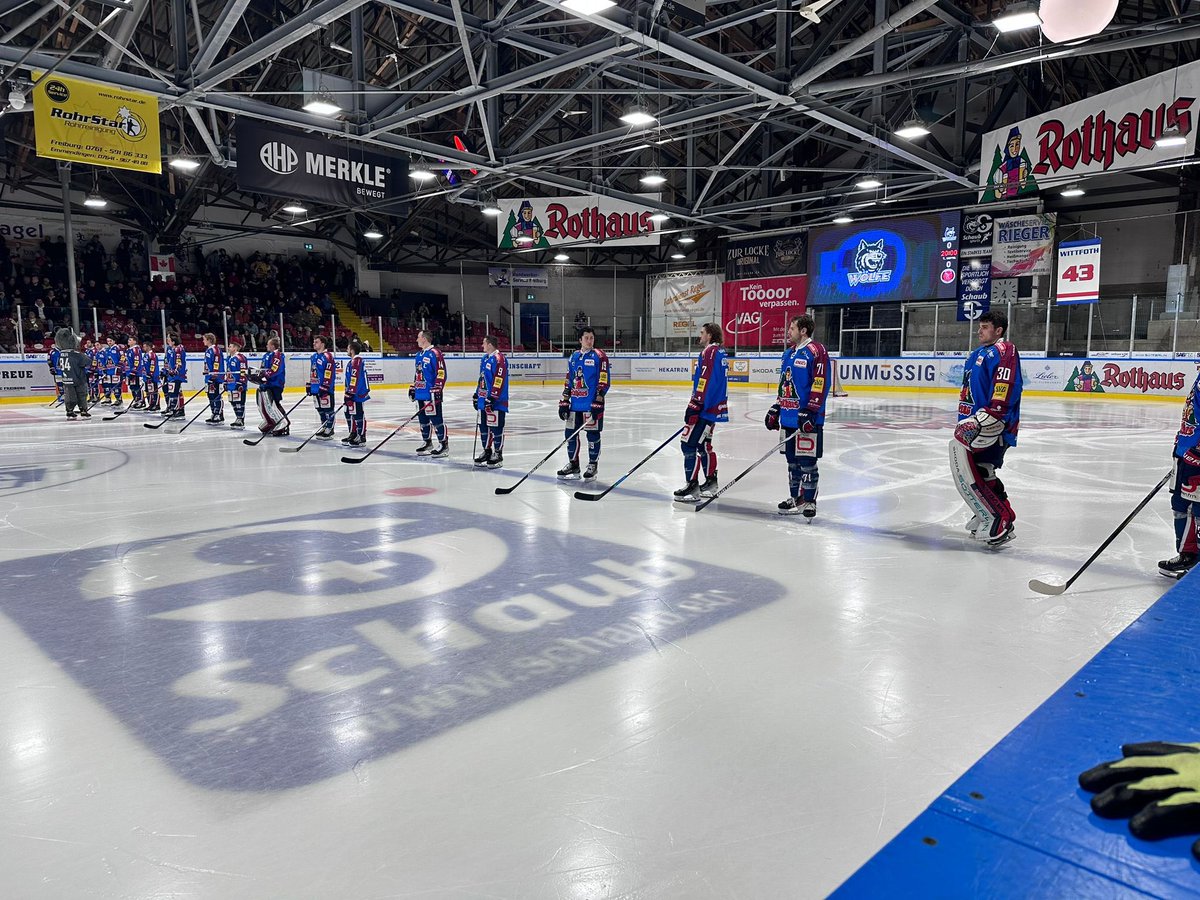 Mit dem Anspiel der Partie unserer Wölfe gegen die Eispiraten Crimmitschau absolviert unsere #81 Christian Billich sein 698 Liga-Spiel im Trikot des EHC Freiburg und löst damit den bisherigen Rekordhalter Tobias Kunz ab 😍🐺