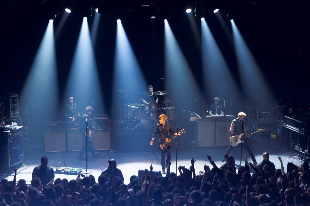 GreenDay's tweet photo. BATACLAN!!! Last night was one for the books, merci Paris!!! See you next summer 🤘 Milan and London you’re next! https://t.co/hs8k47Btfc