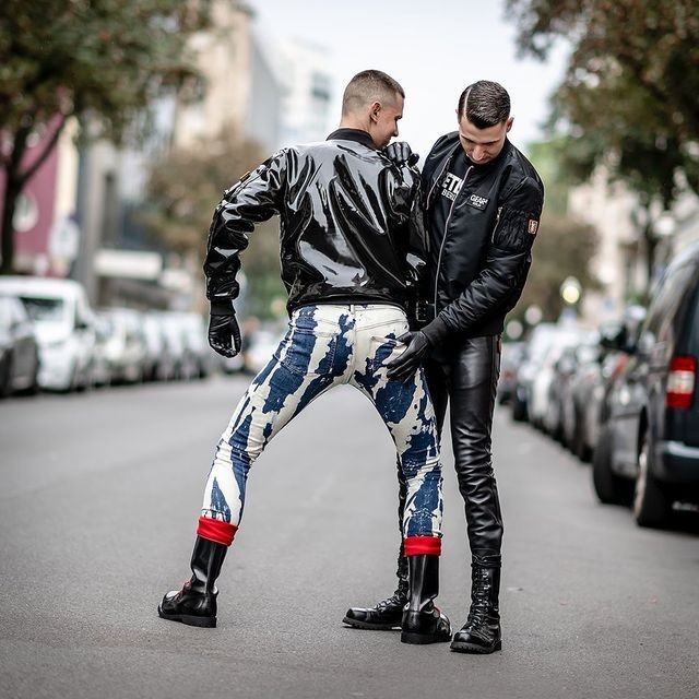 Richard62400194's tweet image. Love to meet these two in the road.