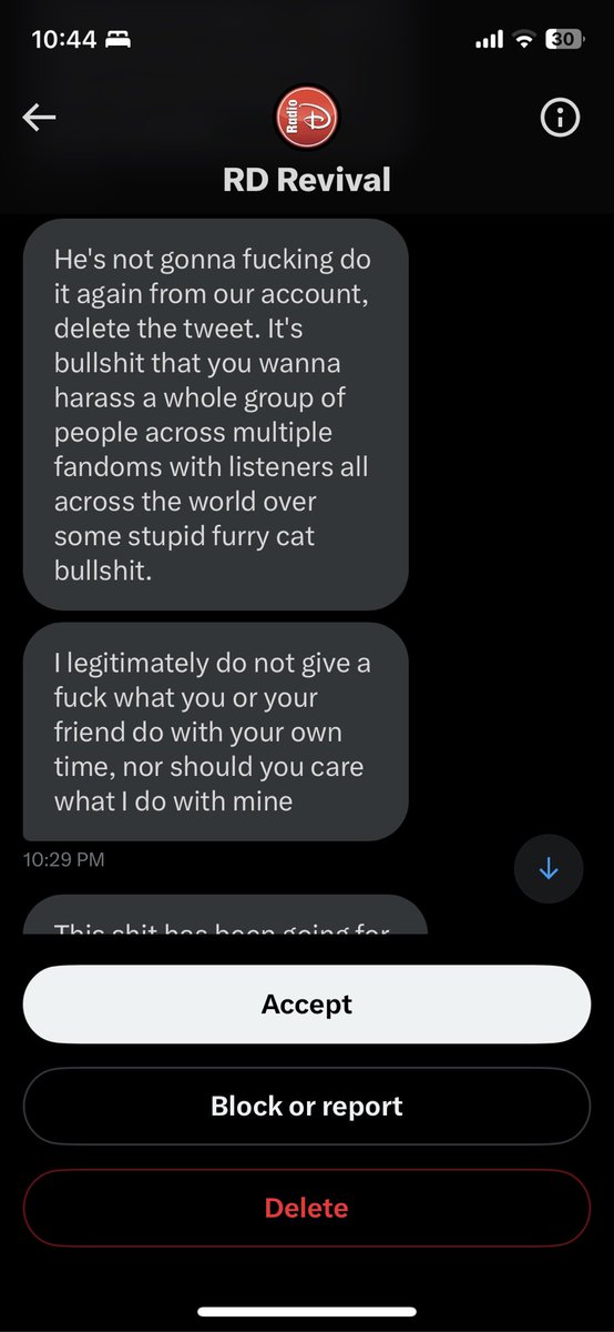 kuromibatwingz's tweet photo. @YourGaynezz adding on, this account THREATENED SUICIDE because i tagged the official radio disney account in their pinned. https://t.co/nw6XjNStvy