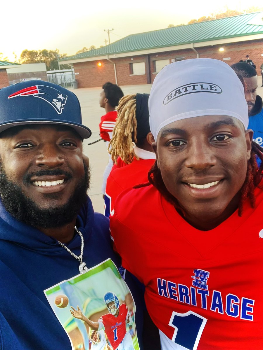 Senior Night w My Son <a href="/TonyGreen_13/">tonyGreen</a>. Last pass of the game symbolizes the heart u have. Relentless drive topped off by a beautiful TD pass! U cemented your Legacy. Legendary!🐐💯
4 TDs on the day!!! I couldn’t be more Proud of u Son! Keep Going! Proudest Father.💯QB1 #1 #GREEN 👑