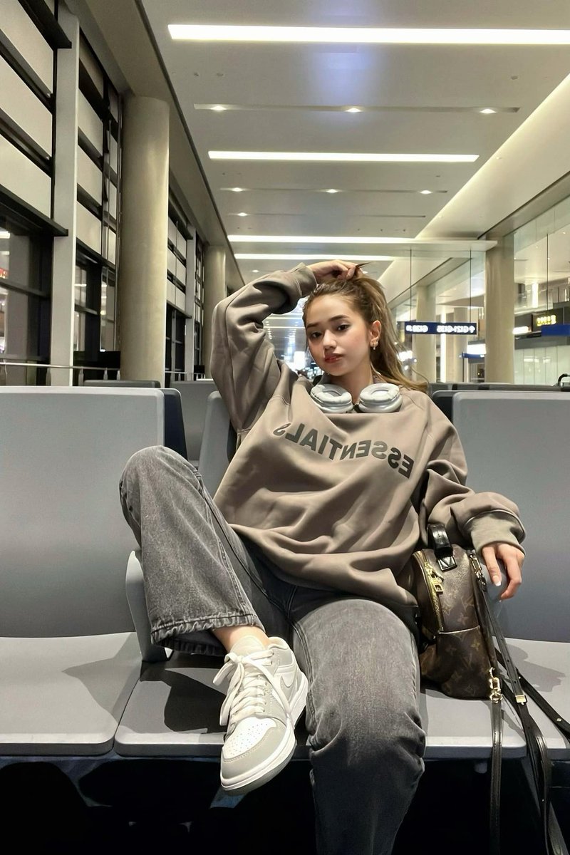 maggi11112's tweet photo. Having a good self love and respect you can share a very good vibes to other people! https://t.co/yakGVZHYtC