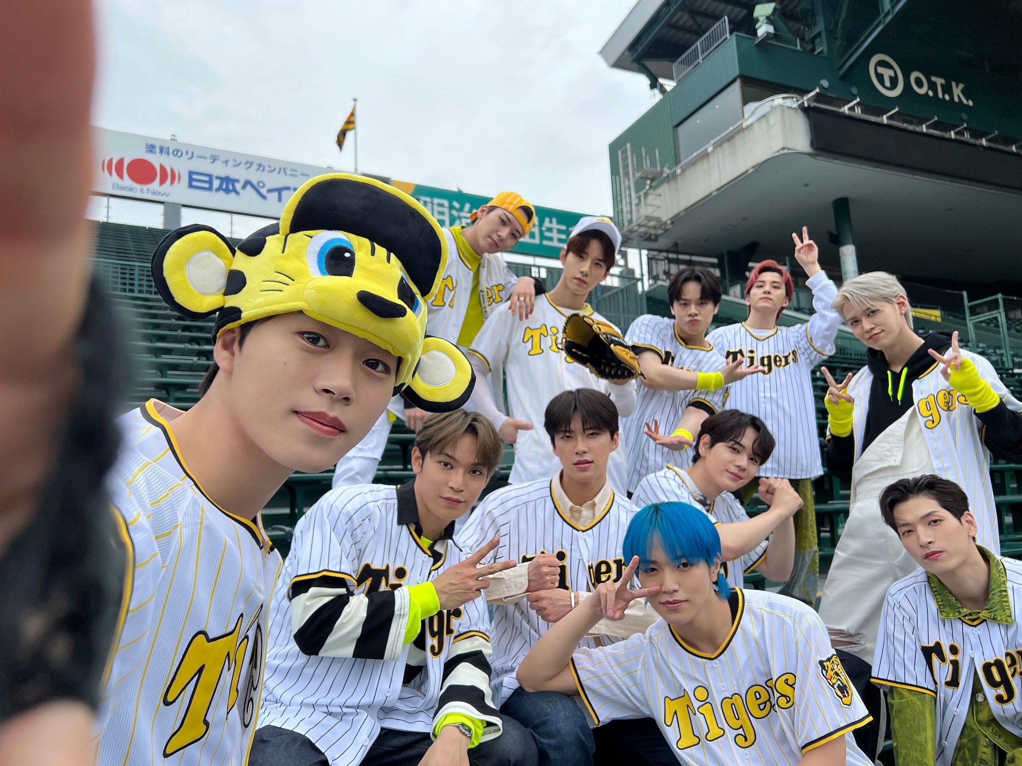 阪神タイガース 2023日本一優勝記念 防寒ボアパーカー ＸＬ 楽天市場】阪神タイガース 2023 日本一記念 チャンピオン