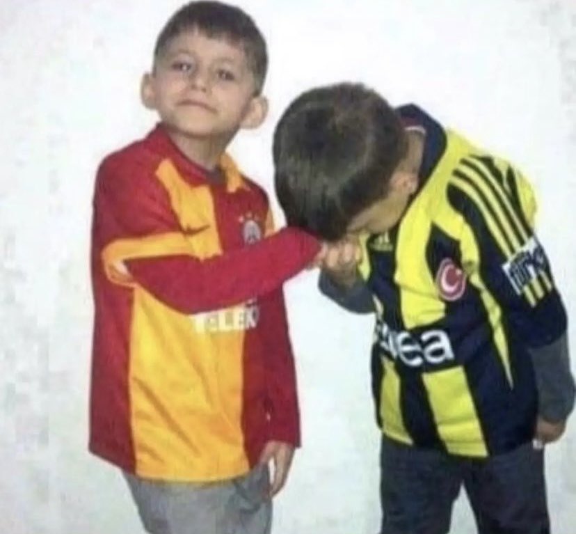 uberwaltr's tweet photo. @malmortius_1 Kazanamazsın. Yol belli, usul usul yürüyeceksin. Bu gerçeği kabul edip bükemediğin bileği öpeceksin. https://t.co/rV2CGMTdQN