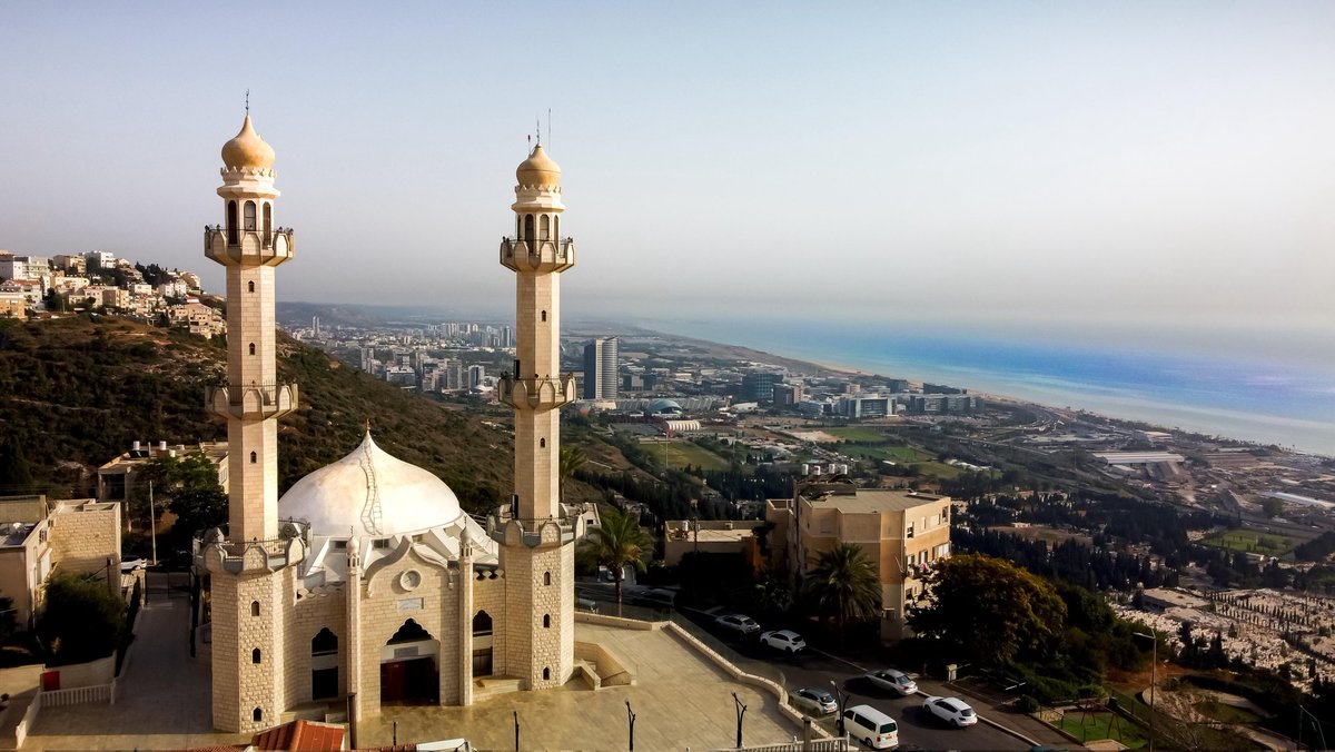 AlHakamWeekly's tweet photo. 📢 Latest report on Arab-Jew unity at the Ahmadiyya #Muslim Mahmud Mosque in Haifa. 

#voicesforpeace #Palestine #Israel https://t.co/pfMLLVHxhw