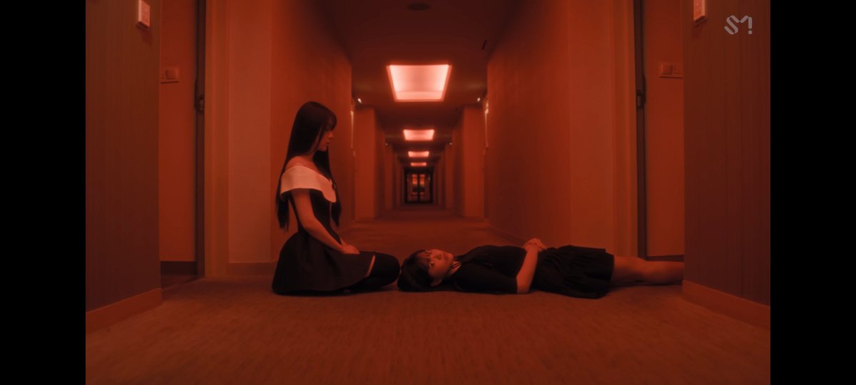 rvelites's tweet photo. RED VELVET CHILL KILL TRAILER

@RVsmtown #RedVelvet #레드벨벳 https://t.co/rT4ZeHVoJI