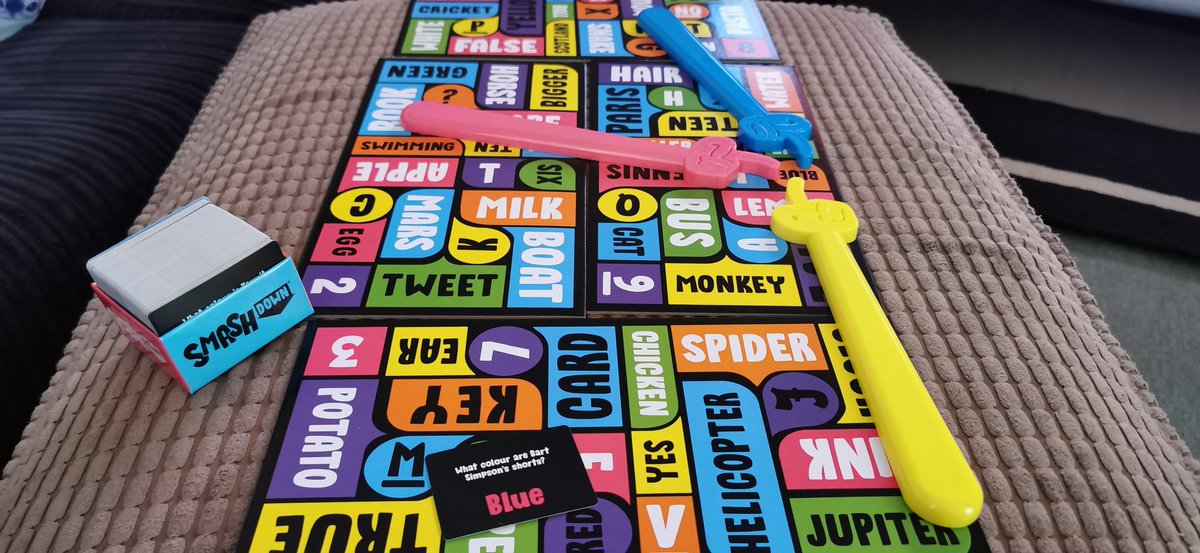 JemzyH's tweet photo. A great, fun, family game #smashdown #comerounduk @ComeRound @idealgamesuk https://t.co/VVuZwwQBF6