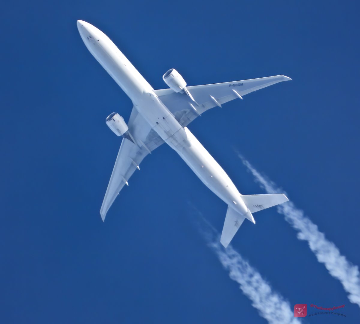 TheSnoopySnoop's tweet photo. Boeing 777 two-some flying over today
(L) #AF72 Air France, Boeing 777-328(ER), F-GSQM, CDG/LAX at 32,000ft
(R) #BA2167 British Airways, Boeing 777-236(ER), G-YMMB, LHR/TPA at 36,000ft
#avgeek #planespotting #nikonphotography #aviationphotography @airfrance @British_Airways https://t.co/EtktcuOFws